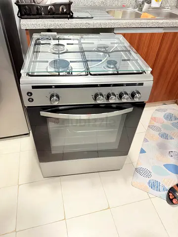 Hoover new model gas cooker 4 burner excellent condition