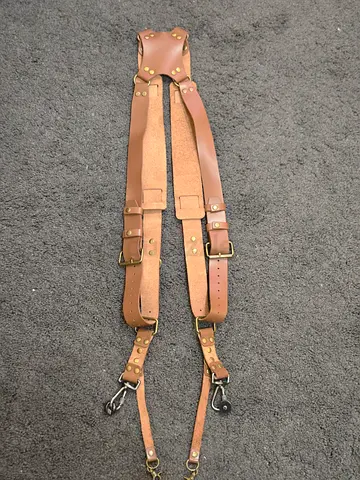 Dual camera shoulder strap