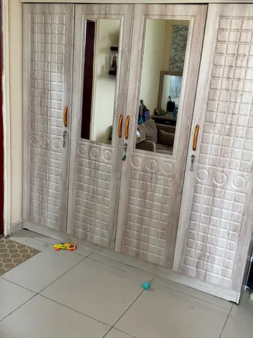 Stylish Wardrobe with Mirrors
