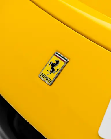 صورة مصغرة 8 لـ 2021 Ferrari SF90 STRADALE