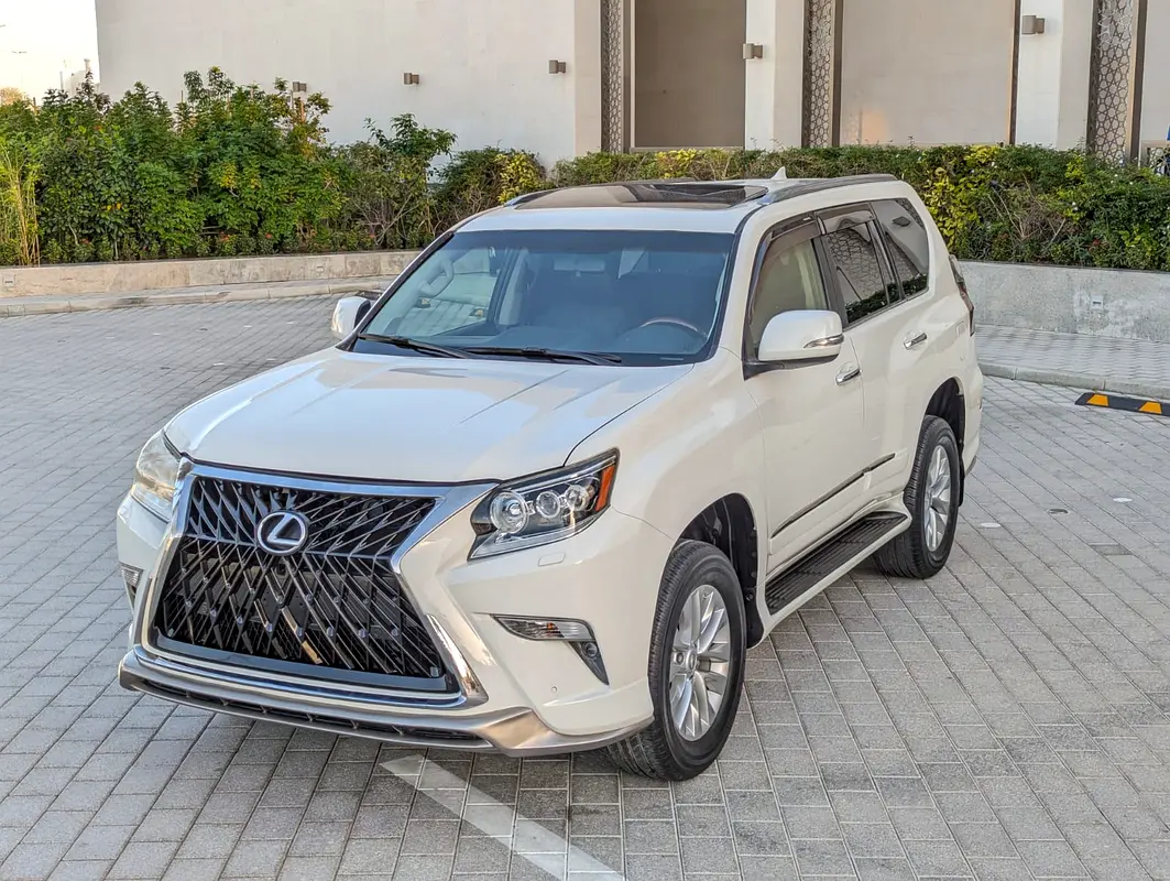 Lexus GX-Series 2016 — photo 1 of 20