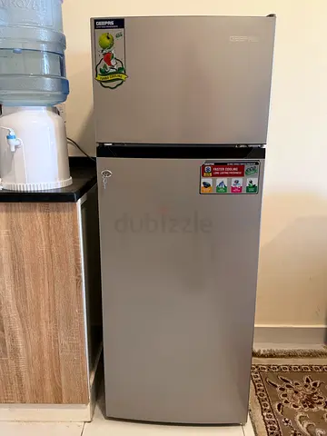 GEEPAS Medium size Stylish and Spacious Fridge for Sale