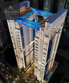 Distress | High floor | Branded by Aston Martin