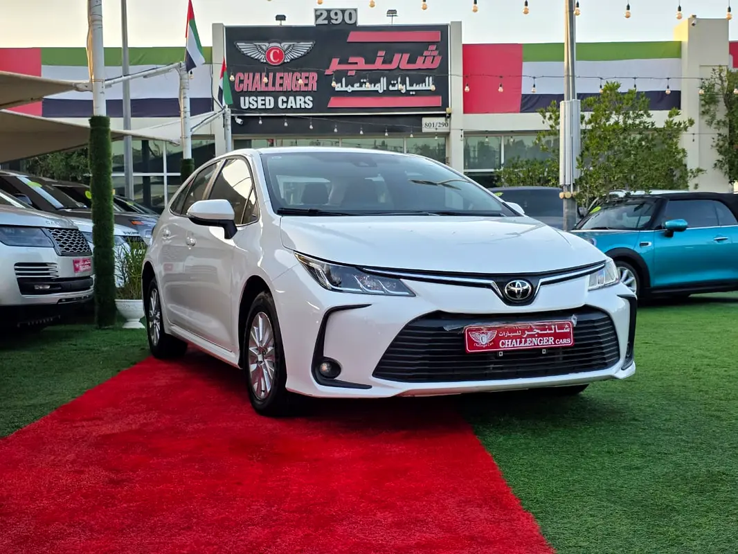 Toyota Corolla 2023 — photo 1 of 19