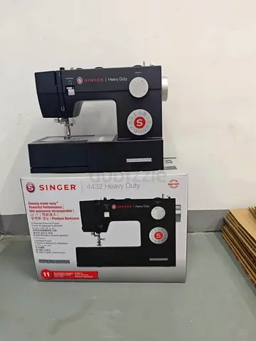 Singer Heavy Duty Sewing Machine 4432 for Sale