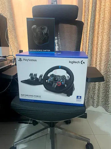 Logitech G29 with the shifter Driving Force Racing Wheel - Perfect for PlayStation 5 and PC