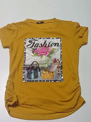 Chic Yellow Fashion Tee with Stylish Print