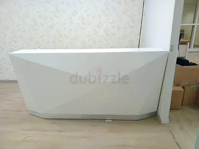 Modern White Reception Desk for Stylish Spaces
