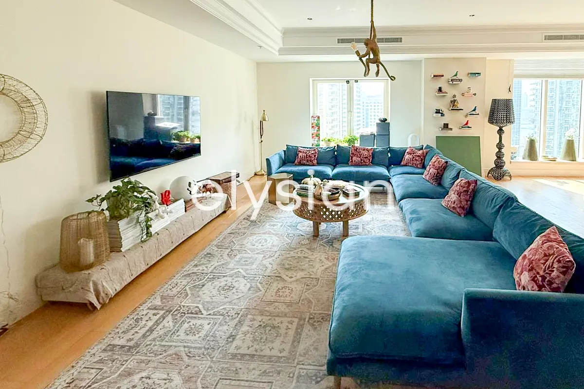 Curated visual reference: Gallery Detail: Apartment Prime Location Penthouse Spectacular View