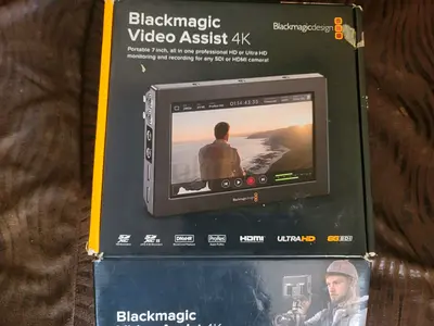 Blackmagic Design Video Assist 7 4 K