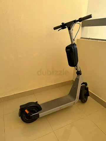 E scooter slightly used good condition EVEONS G lite with helmet and reflector