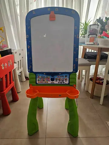 Vtech - Kids Drawing and Writing Easel