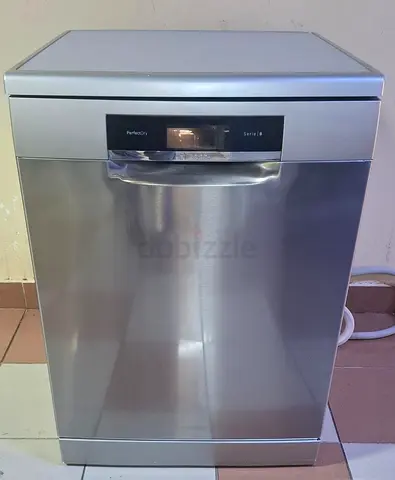 Bosch series 8 dishwasher 3rick latest model very good condition perfect working free delivery insta