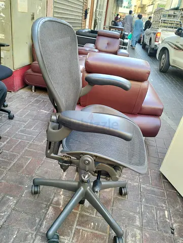 Im for selling Herman Miller Aeron chair size B and C available