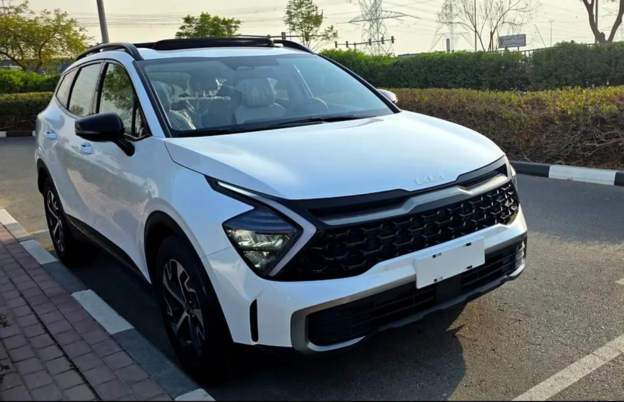 Kia Sportage 2025 — photo 1 of 10