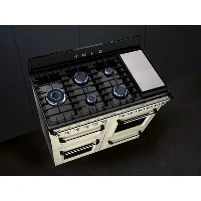 Smeg Cooker with Gas Hob