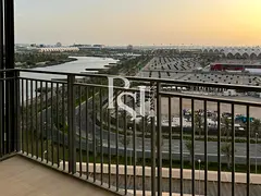 Balcony | Partial Canal | High Floor