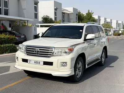 Toyota Land Cruiser GXR White V6 2008 In Excellent Condition