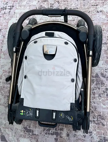 عربة اطفال