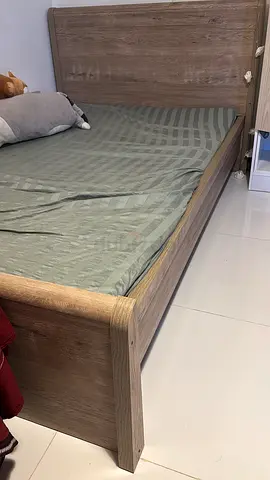 Bed and court