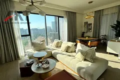 FULLY FURNISHED 2 BED/CORNER UNIT/PARK VIEW