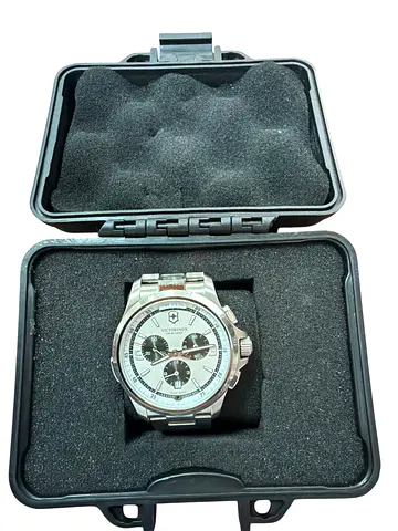 Used Victorinox Swiss Army men’s watch