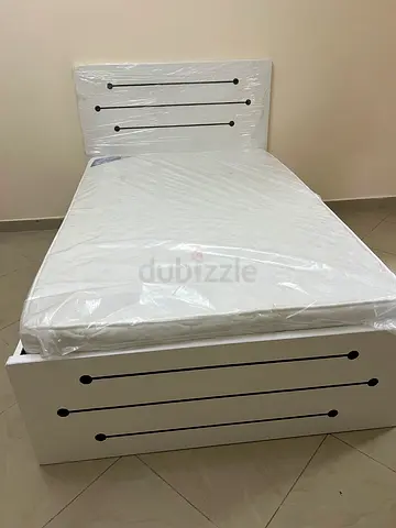 Hi I want to sale double bed with mattress brand new