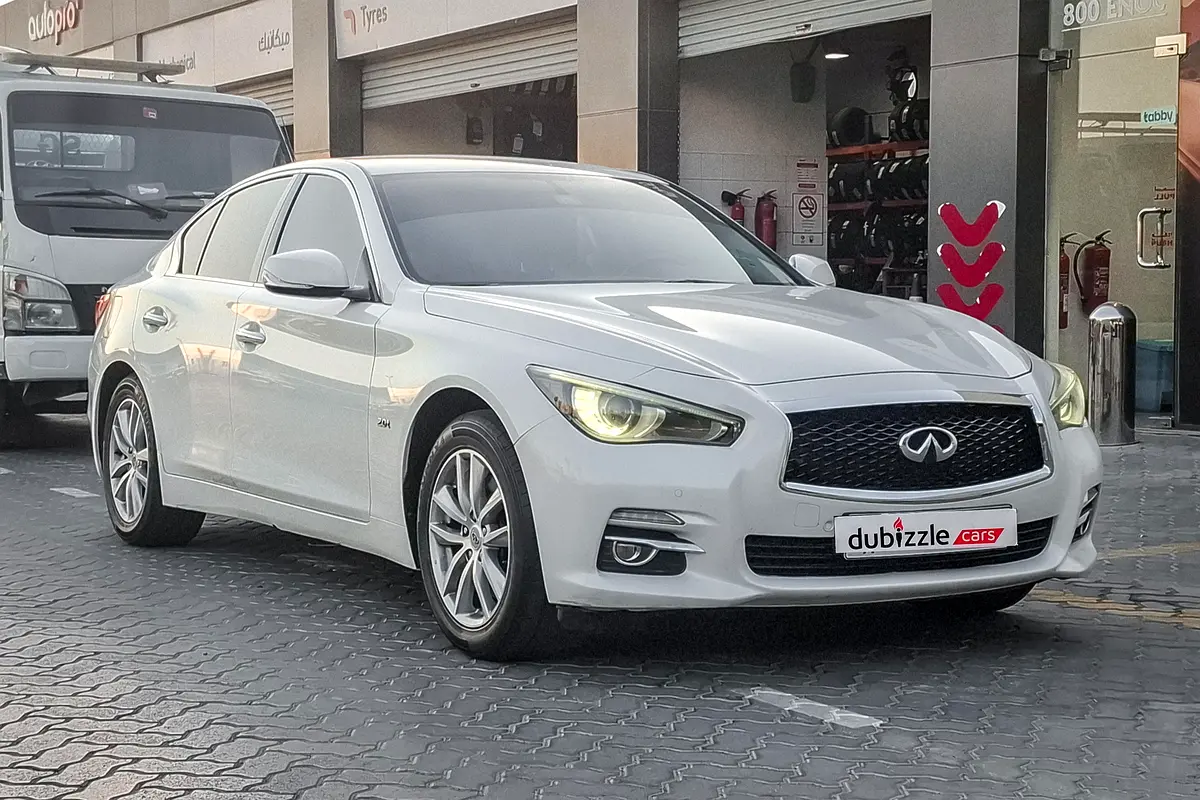 Infiniti Q50 2016 — photo 1 of 14