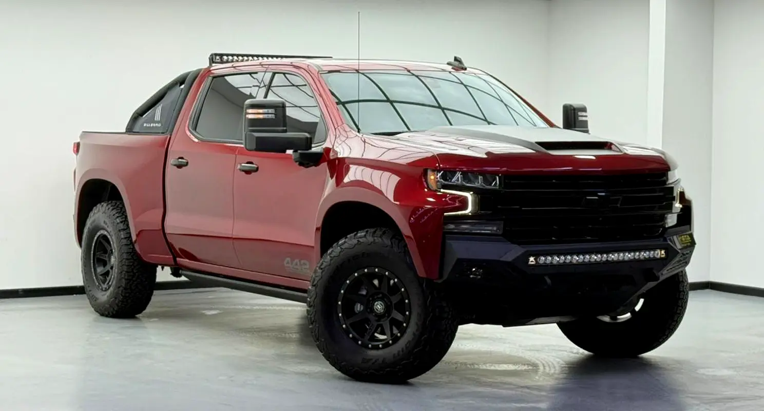 Chevrolet Silverado 1500 2021 — photo 1 of 17