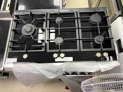 Siemens built-in 90cm gass Cook top  with black glass finish