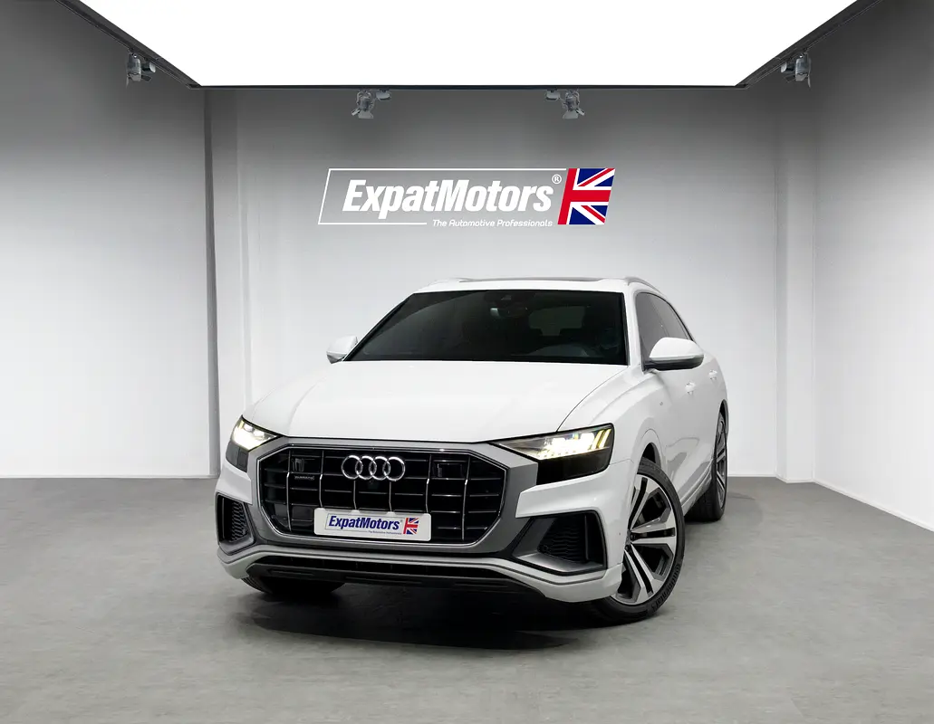 Audi Q8 2020 — photo 1 of 20
