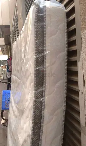 180x200cm Top foam premium mattress selling.  All times delivery available