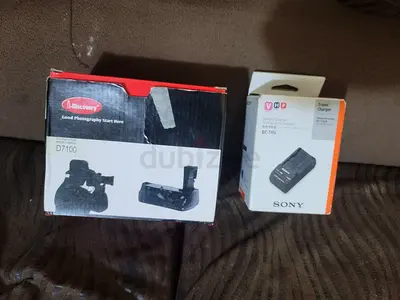 Battery grip  for nikon d7100 , sony battery charging