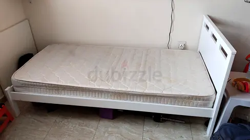 Single bed with frame