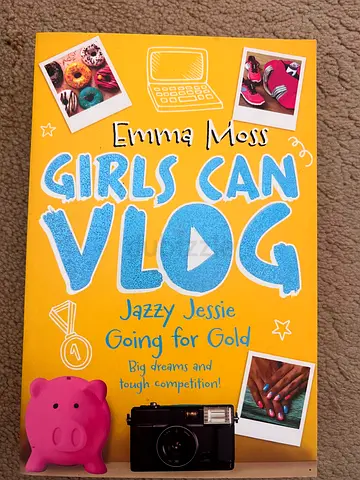 Girls Can Vlog - Emma Moss