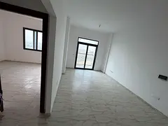 One bedroom and living room, excellent view, second tenant, flexible payment options, close to all s