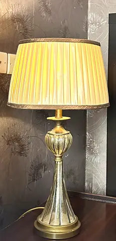 Elegant Vintage Table Lamp
