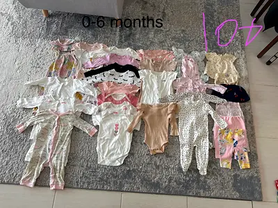 Clothes for a girl 0-6 months