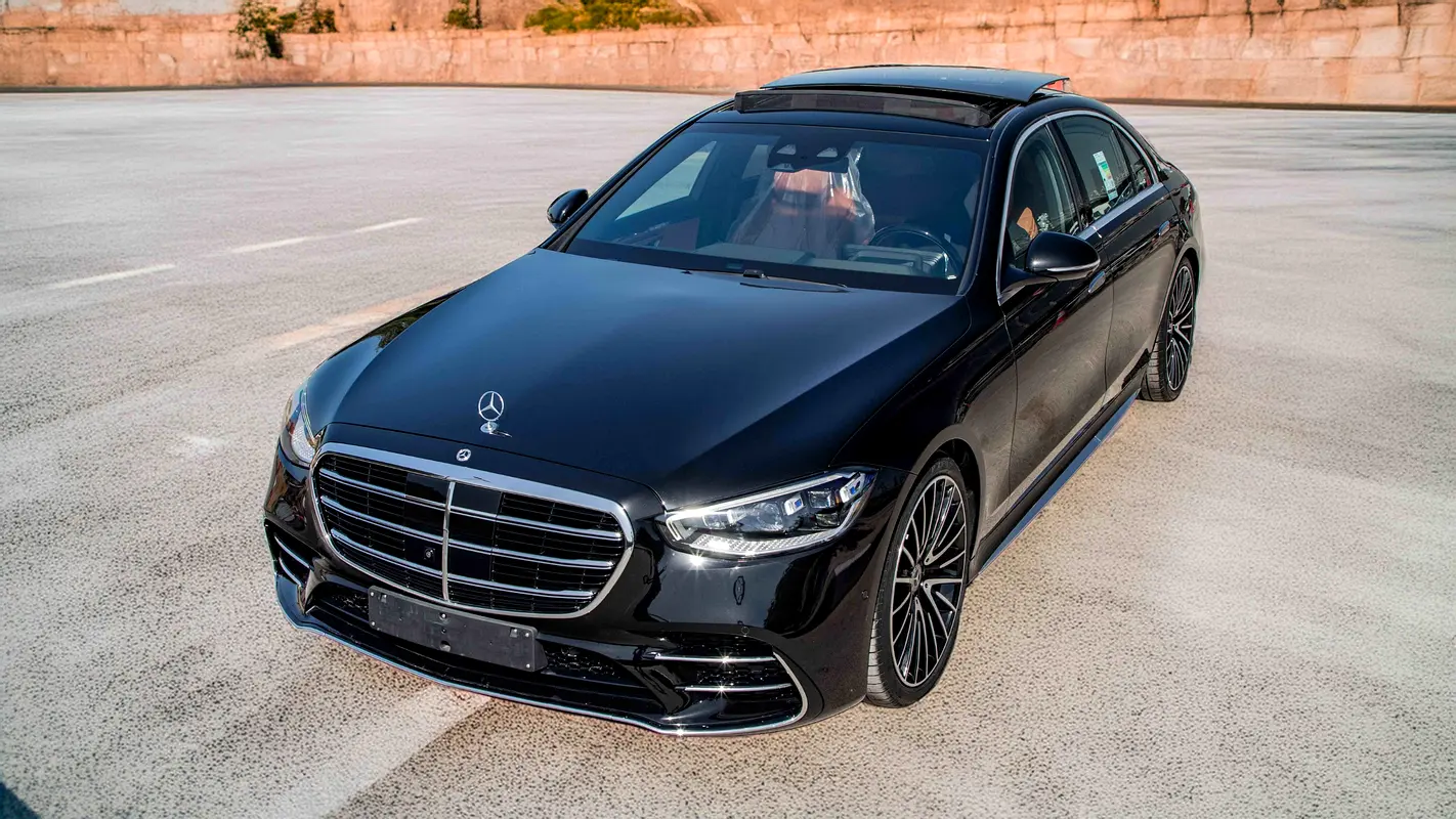 Mercedes-Benz S-Class 2025 — photo 1 of 16