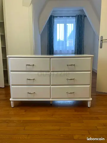 Stylish White Dresser with Six Drawers