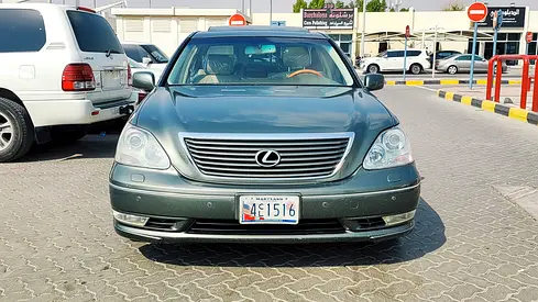 LEXUS LS430 2004 USA HALF ULTRA FULL OPTION WITH SUNROOF LETHER SITS CROSS CONTROL VERY CLEAN CAR
