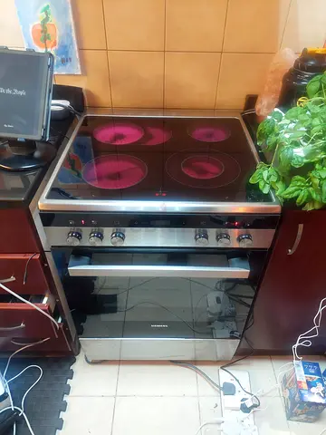 New Siemens 4 Rings Full Electric Ceramic Cooker Range Size 60cm