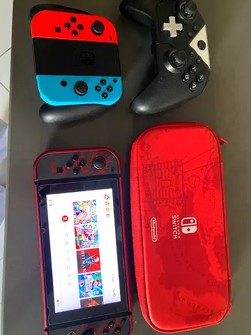 Nintendo Switch V1 Unpatched (Modded) - 39 Games + 6 Controllers SLIGHTLY NEGOTIABLE