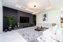 Contemporary 5BR Villa | Fully Equipped | Prime Neighborhood • Smart Luxury 5BR Villa | Furnished 