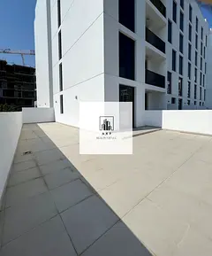 Spacious luxurious 2bhk apartment with huge size balcomy