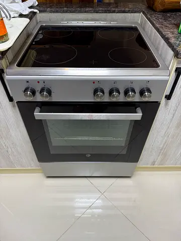 Electric Cooker with Ceramic Hob  Oven – Excellent Condition – 1 Year Old