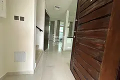 BEAUTIFUL /WELL MAINTAINED 3BED TOWNHOUSE