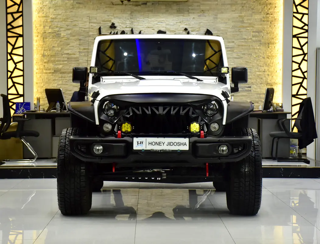 Jeep Wrangler 2017 — photo 1 of 15
