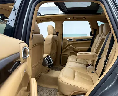 2016 Porsche CAYENNE — миниатюра 16