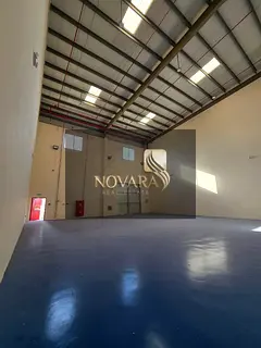 Warehouse for rent in Umm Al Quwain with an area of ​​2700 feet, 14 kW electricity, ideal for st